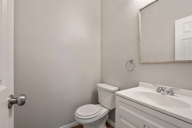 $1,995 | 512 Waterford Street, Farmersville, TX 75442