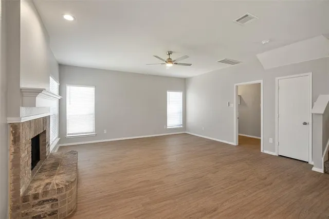 $1,995 | 512 Waterford Street, Farmersville, TX 75442