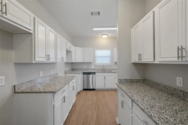 $1,995 | 512 Waterford Street, Farmersville, TX 75442