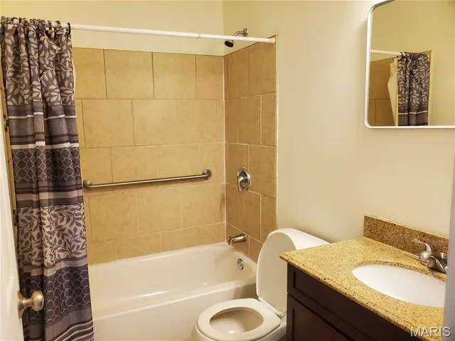 $239,999 | 698 Carriage Lane, Hazelwood, MO 63042