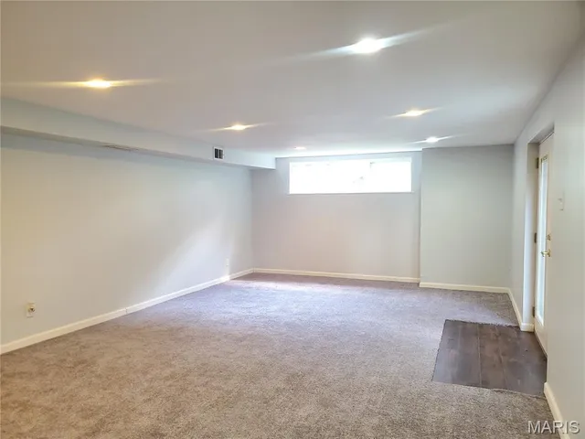 $239,999 | 698 Carriage Lane, Hazelwood, MO 63042