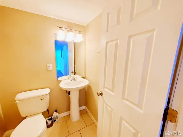 $239,999 | 698 Carriage Lane, Hazelwood, MO 63042