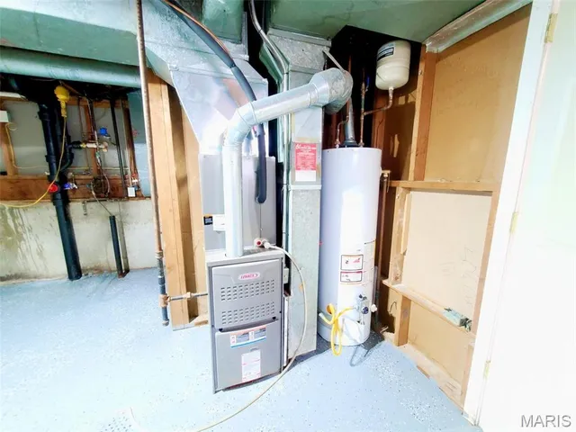 $239,999 | 698 Carriage Lane, Hazelwood, MO 63042