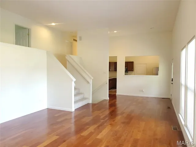 $239,999 | 698 Carriage Lane, Hazelwood, MO 63042