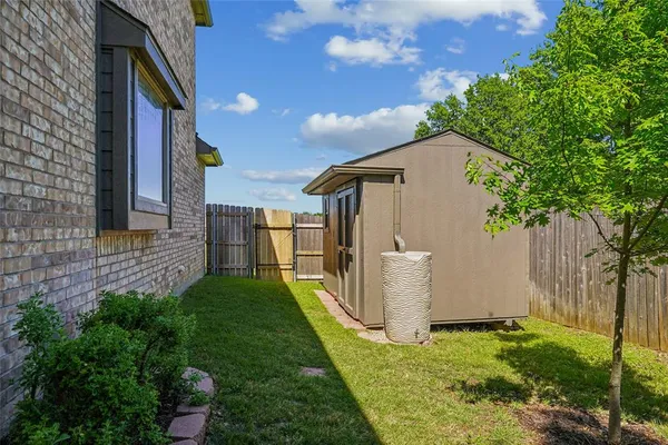 $625,000 | 304 Creekside Trail, Argyle, TX 76226