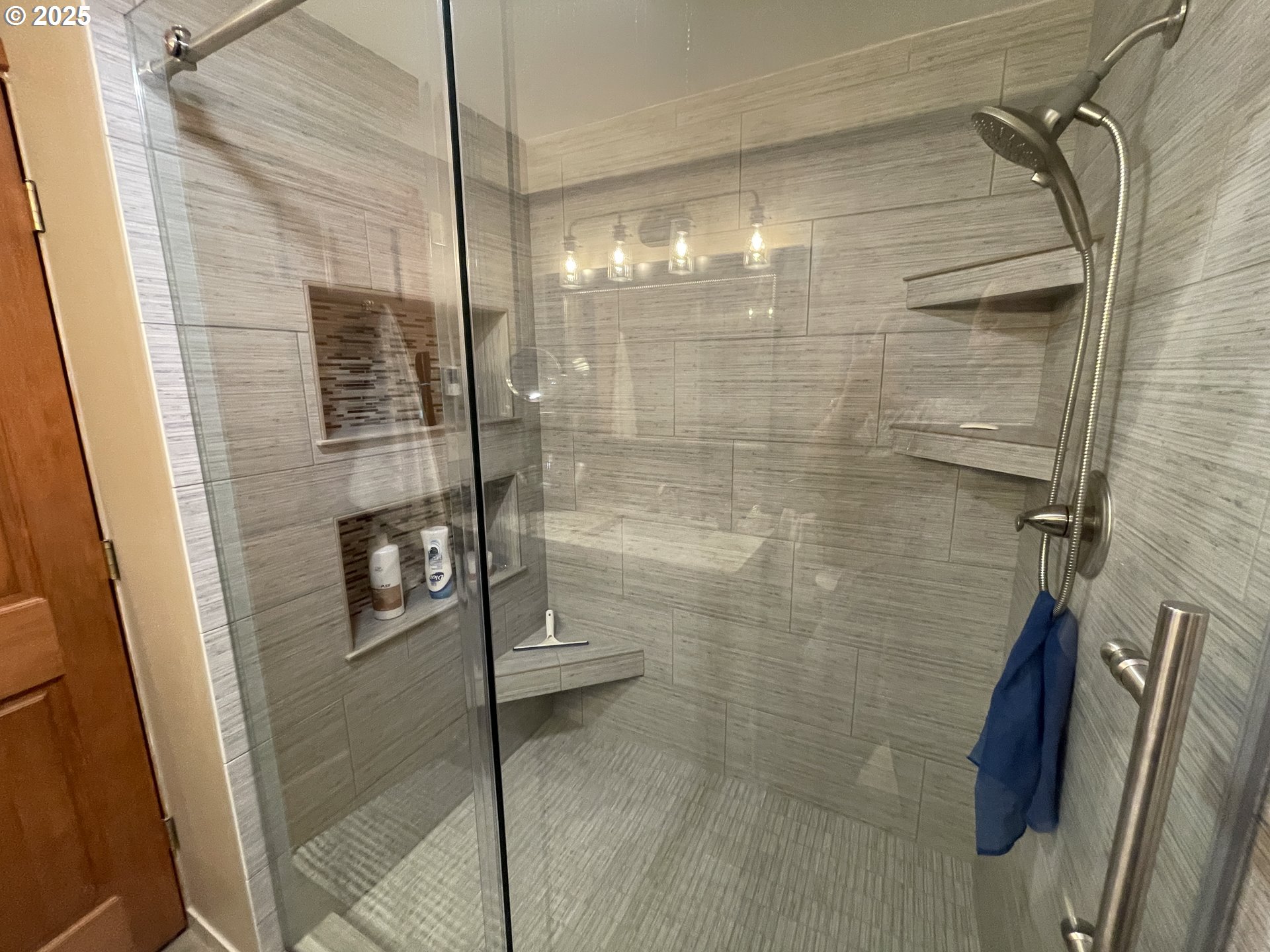 64624 West Frk Lane Joseph, OR 97846 - Photo 23 of 31 a bathroom with a shower