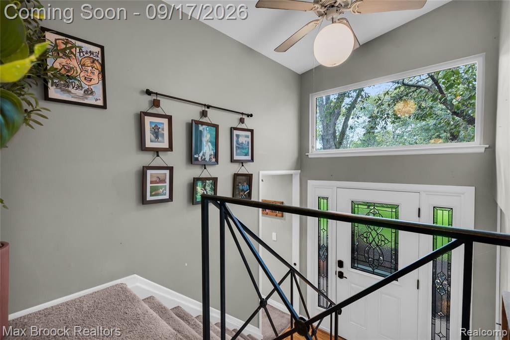 1752 Middle Trail Road Walled Lake, MI 48390 - Photo 4 of 33 Gallery Image 4