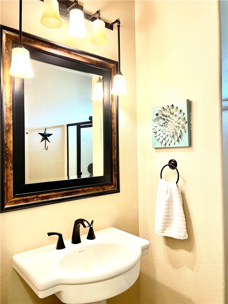 5937 Hidden Valley Loop Sandia, TX 78383 - Photo 18 of 28 Guest Bathroom