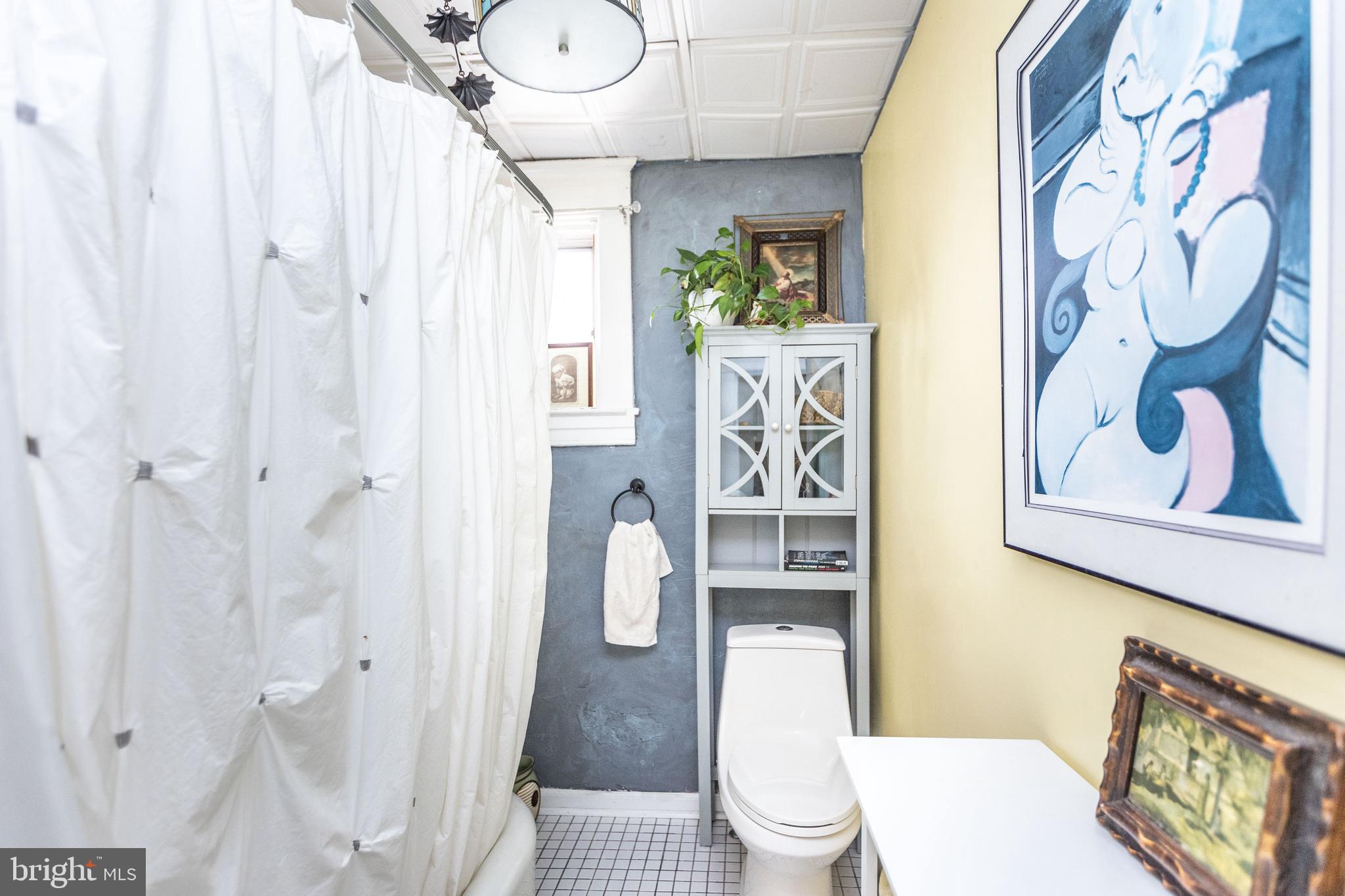 4223 Harcourt Road Baltimore, MD 21214 - Photo 24 of 36 Second bathroom