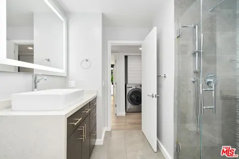 $1,025,000 | 1129 Larrabee Street, Unit 6, West Hollywood, CA 90069