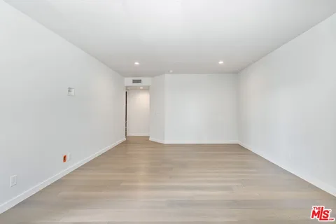 $1,025,000 | 1129 Larrabee Street, Unit 6, West Hollywood, CA 90069