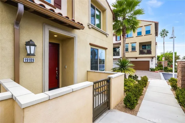 $5,500 | 19109 Azul Lane, Huntington Beach, CA 92648