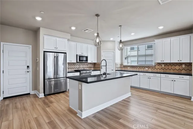 $5,500 | 19109 Azul Lane, Huntington Beach, CA 92648