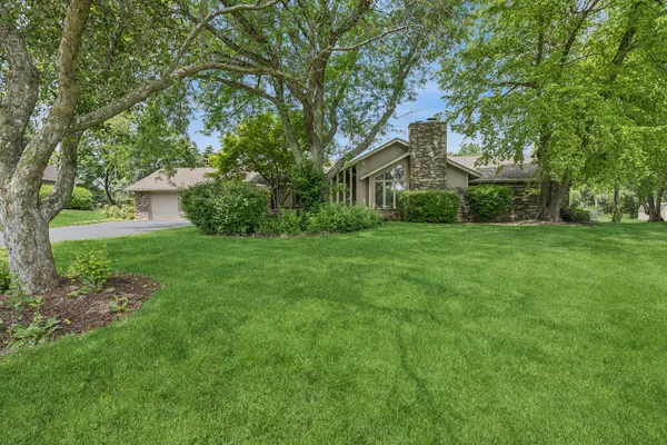 $500,000 | 12N320 Jackson Drive, Elgin, IL 60124