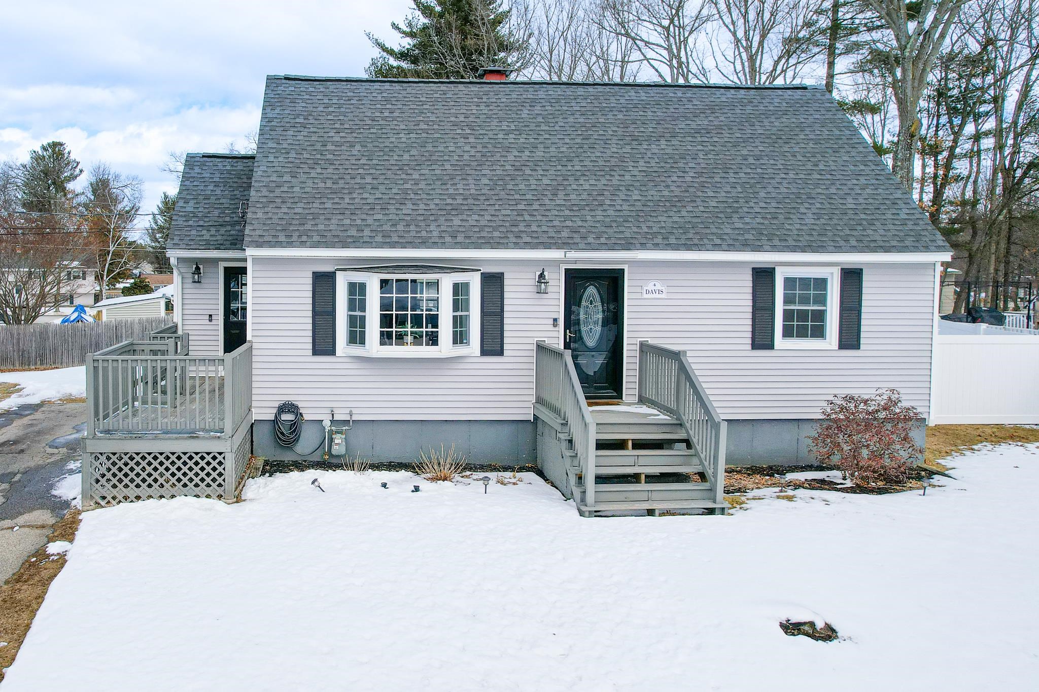 4 Shetland Road Nashua, NH 03062 - Photo 2 of 35 Gallery Image 2