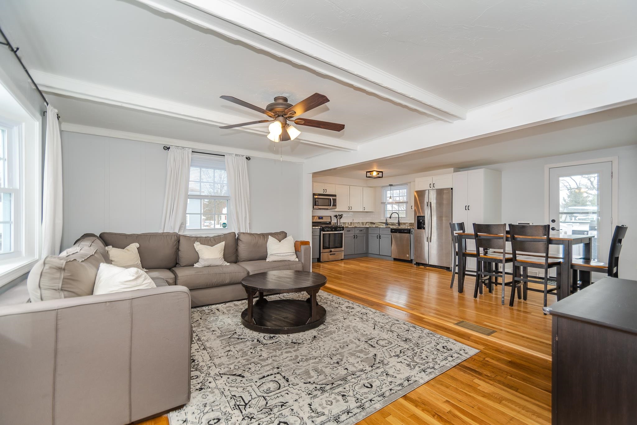 4 Shetland Road Nashua, NH 03062 - Photo 3 of 35 Gallery Image 3