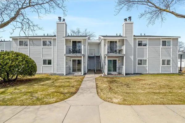 $185,000 | 1720 Pleasant Street, Unit H, St. Paul, MN 55113