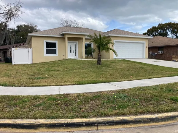 $2,400 | 925 Lora Street, Daytona Beach, FL 32114