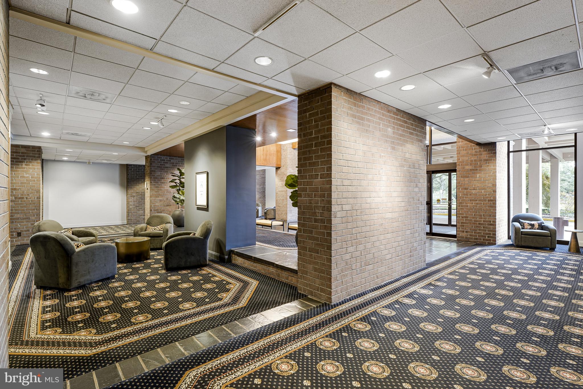 1800 Old Meadow Road, Unit 621 McLean, VA 22102 - Photo 4 of 28 a living room with furniture