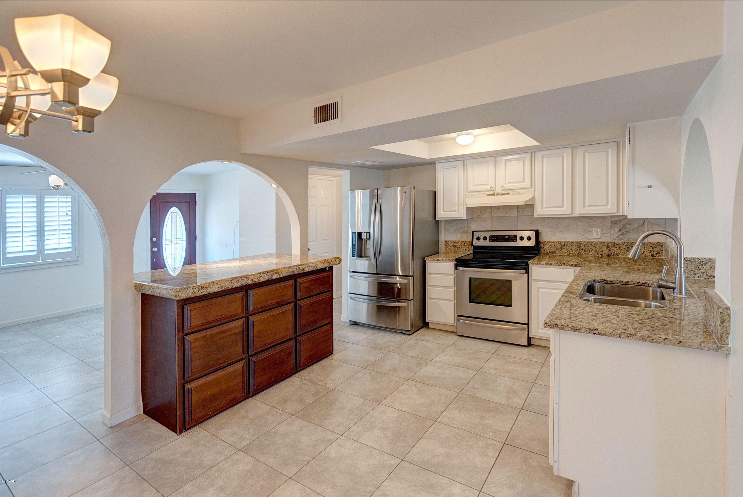 2336 West Bloomfield Road Phoenix, AZ 85029 - Photo 6 of 32 Bloomfield-13