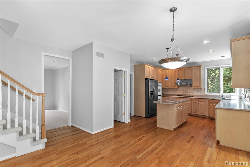 1691 Spring Creek Drive Rochester Hills, MI 48306 - Photo 16 of 78