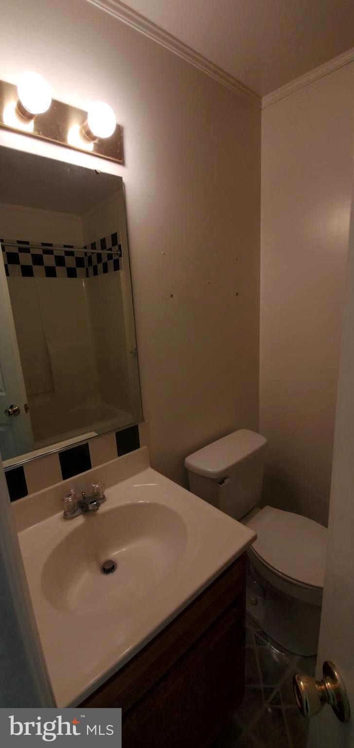 2927 Newport Way Sinking Spring, PA 19608 - Photo 17 of 24 Master bathroom #1
