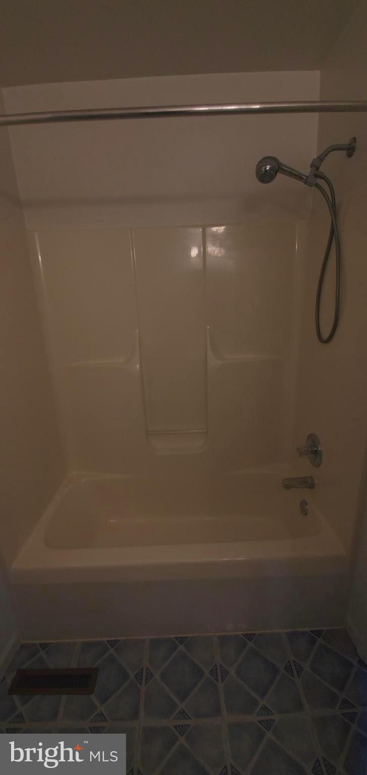 2927 Newport Way Sinking Spring, PA 19608 - Photo 20 of 24 Master Bathroom #2