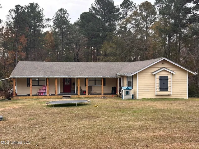 $260,000 | 501 Pine Ridge Road, Florence, MS 39073