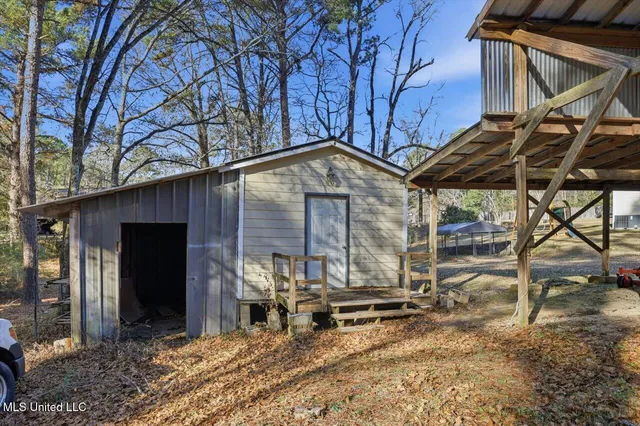 $260,000 | 501 Pine Ridge Road, Florence, MS 39073