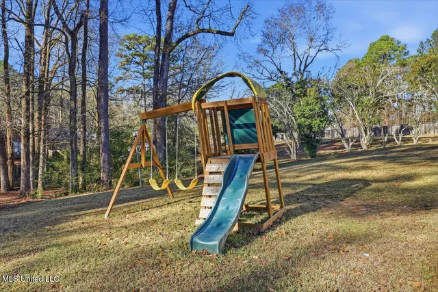 $260,000 | 501 Pine Ridge Road, Florence, MS 39073