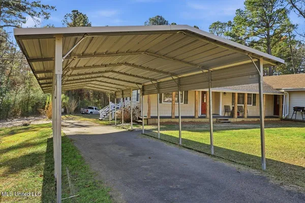 $260,000 | 501 Pine Ridge Road, Florence, MS 39073