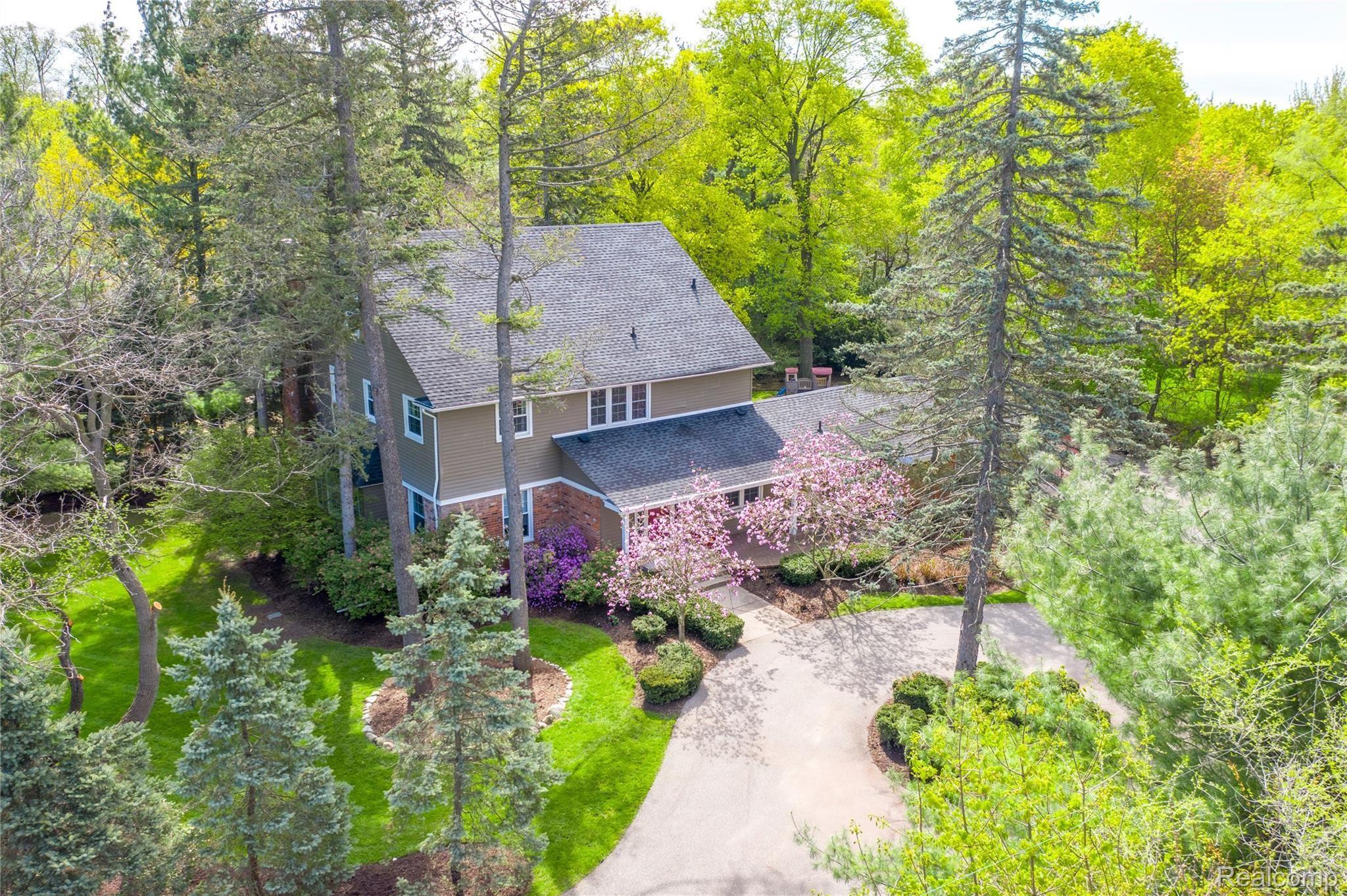 1331 West Maple Road Birmingham, MI 48009 - Photo 37 of 43 Aerial view of western elevation