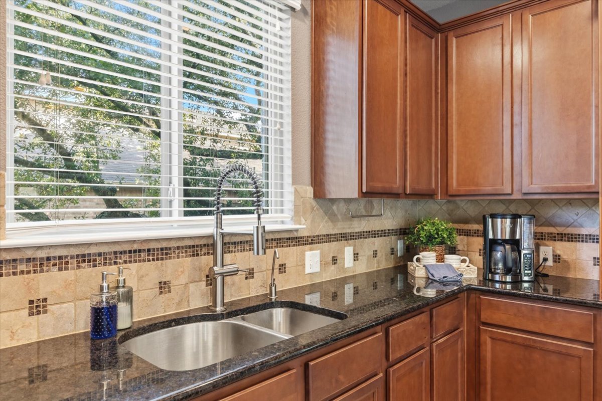 561 Stone View Trail Austin, TX 78737 - Photo 16 of 38