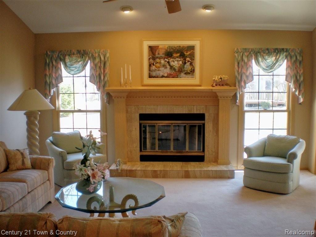 409 Drexelgate Parkway Rochester, MI 48307 - Photo 12 of 24 V.jpg