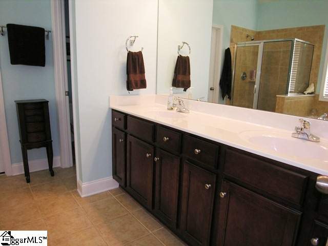 208 Barbours Lane Greenville, SC 29607 - Photo 9 of 19 Gallery Image 9