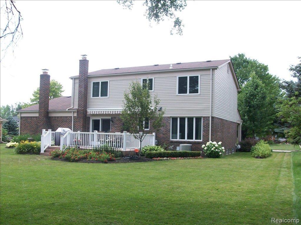 Beautifully Manicured yard