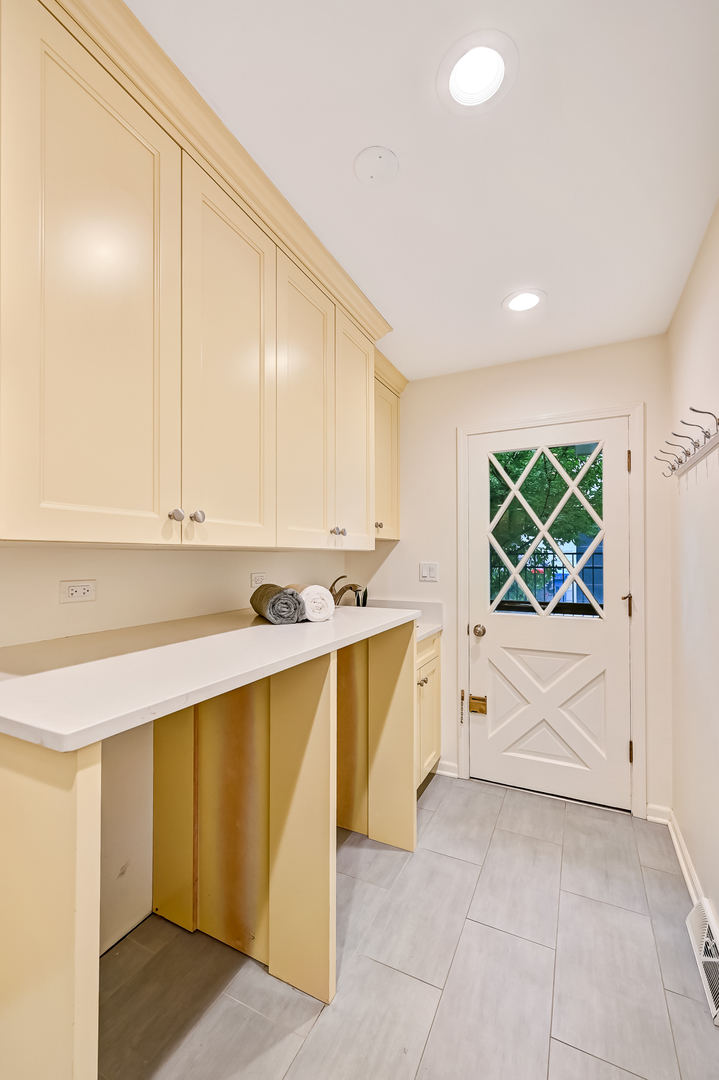 118 North Grant Street Hinsdale, IL 60521 - Photo 16 of 30 a view of kitchen with stainless steel appliances cabinets and outdoor space