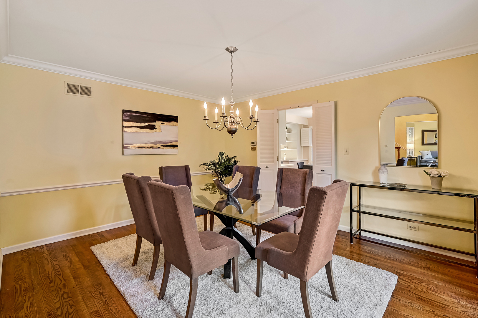 118 North Grant Street Hinsdale, IL 60521 - Photo 6 of 30 a view of a dining room with furniture