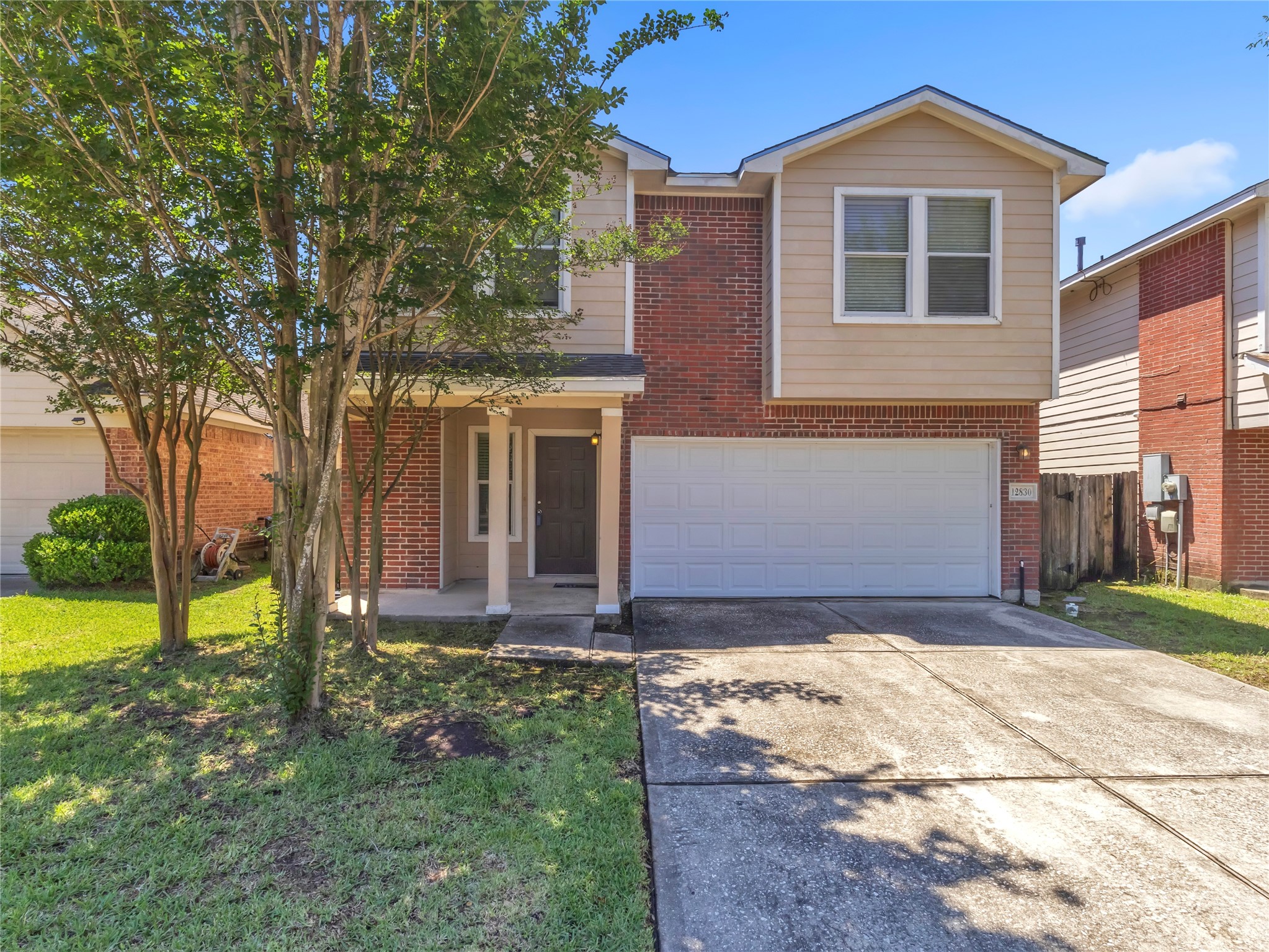 12830 Windy Summer Lane Houston, TX 77044 - Photo 2 of 33 12830 Windy Summer Ln, Houston, TX 77044