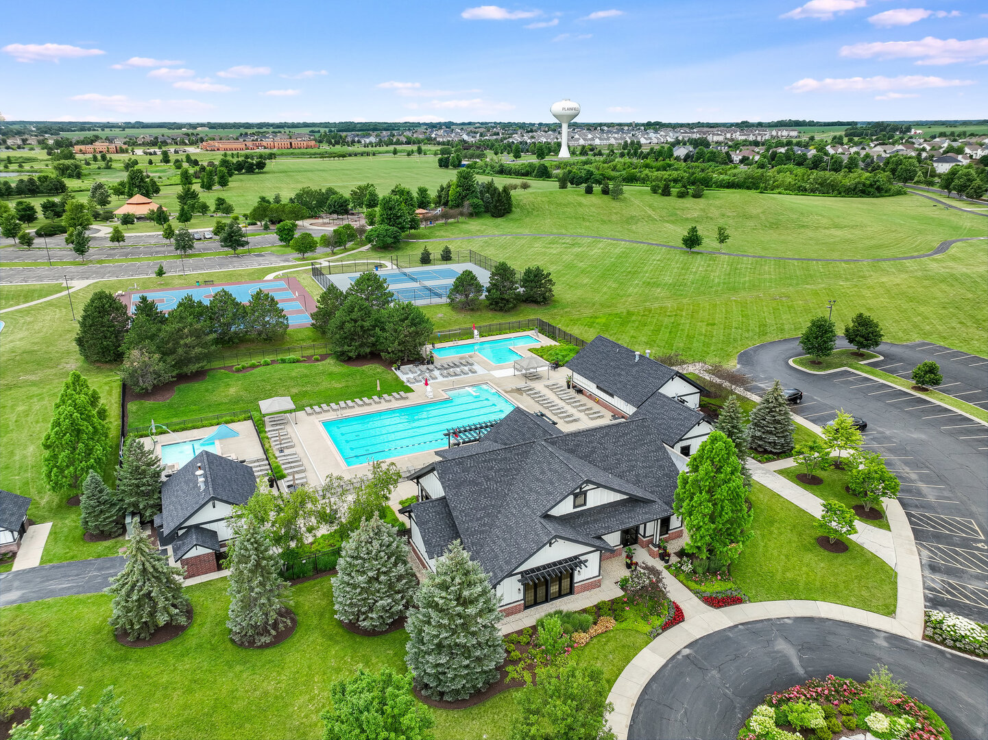 12811 Conifer Street Plainfield, IL 60585 - Photo 44 of 47 an aerial view of a house with garden space and outdoor space