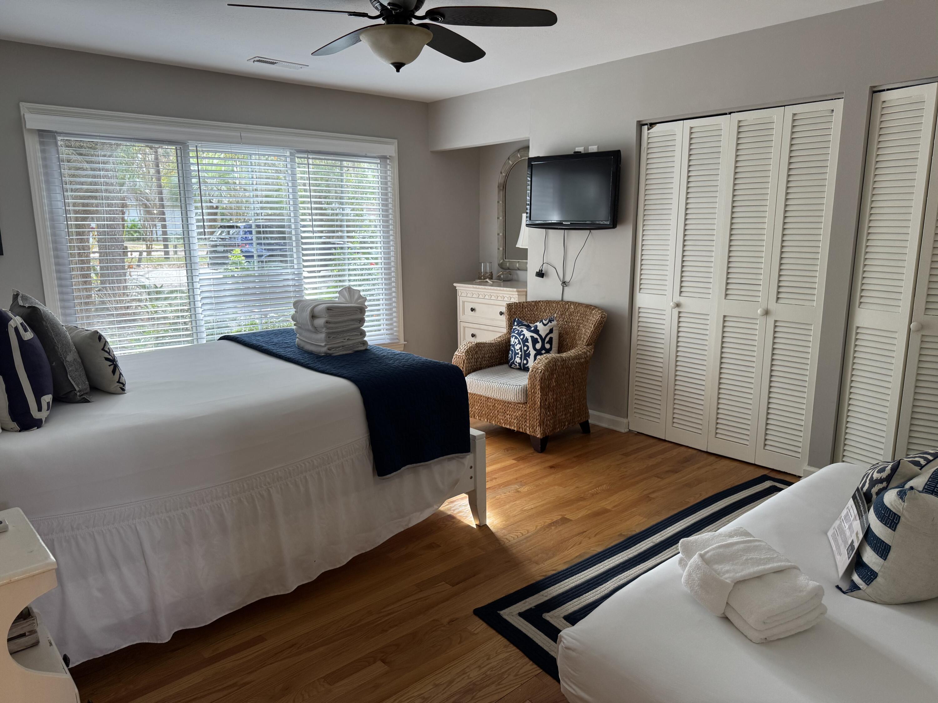 816 Bose Court Mount Pleasant, SC 29464 - Photo 17 of 32 IMG_2997