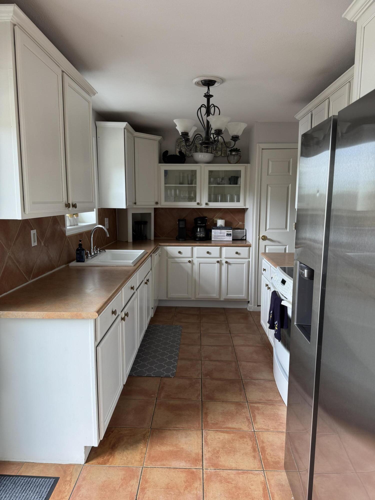 816 Bose Court Mount Pleasant, SC 29464 - Photo 10 of 32 IMG_2988