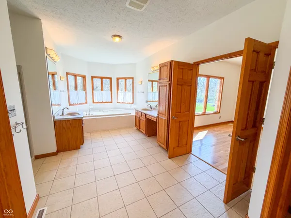 $849,900 | 3861 East 300 North, Crawfordsville, IN 47933