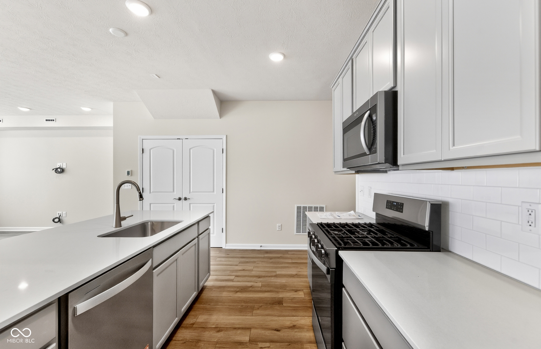 9795 Behner Drive Fishers, IN 46250 - Photo 5 of 36