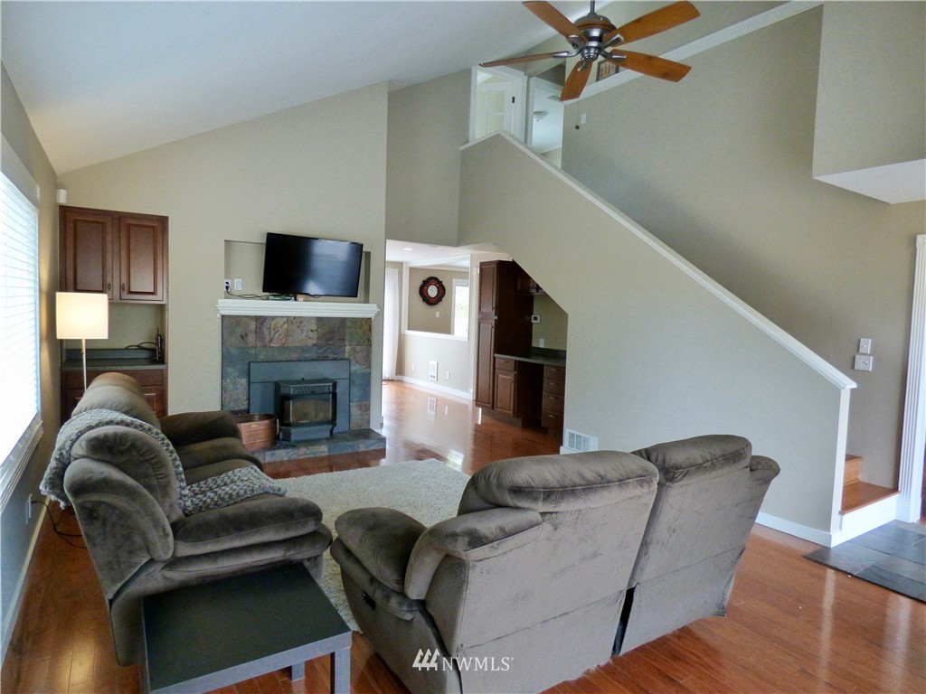 6007 Rockefeller Avenue Everett, WA 98203 - Photo 5 of 25