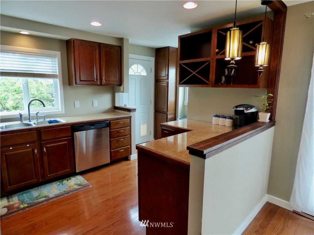 6007 Rockefeller Avenue Everett, WA 98203 - Photo 10 of 25