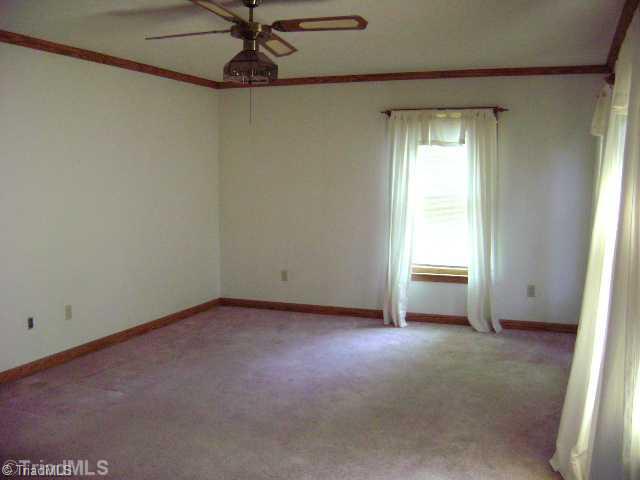 1348 Hartman Road Lexington, NC 27295 - Photo 4 of 16 Exterior Front. Living room.