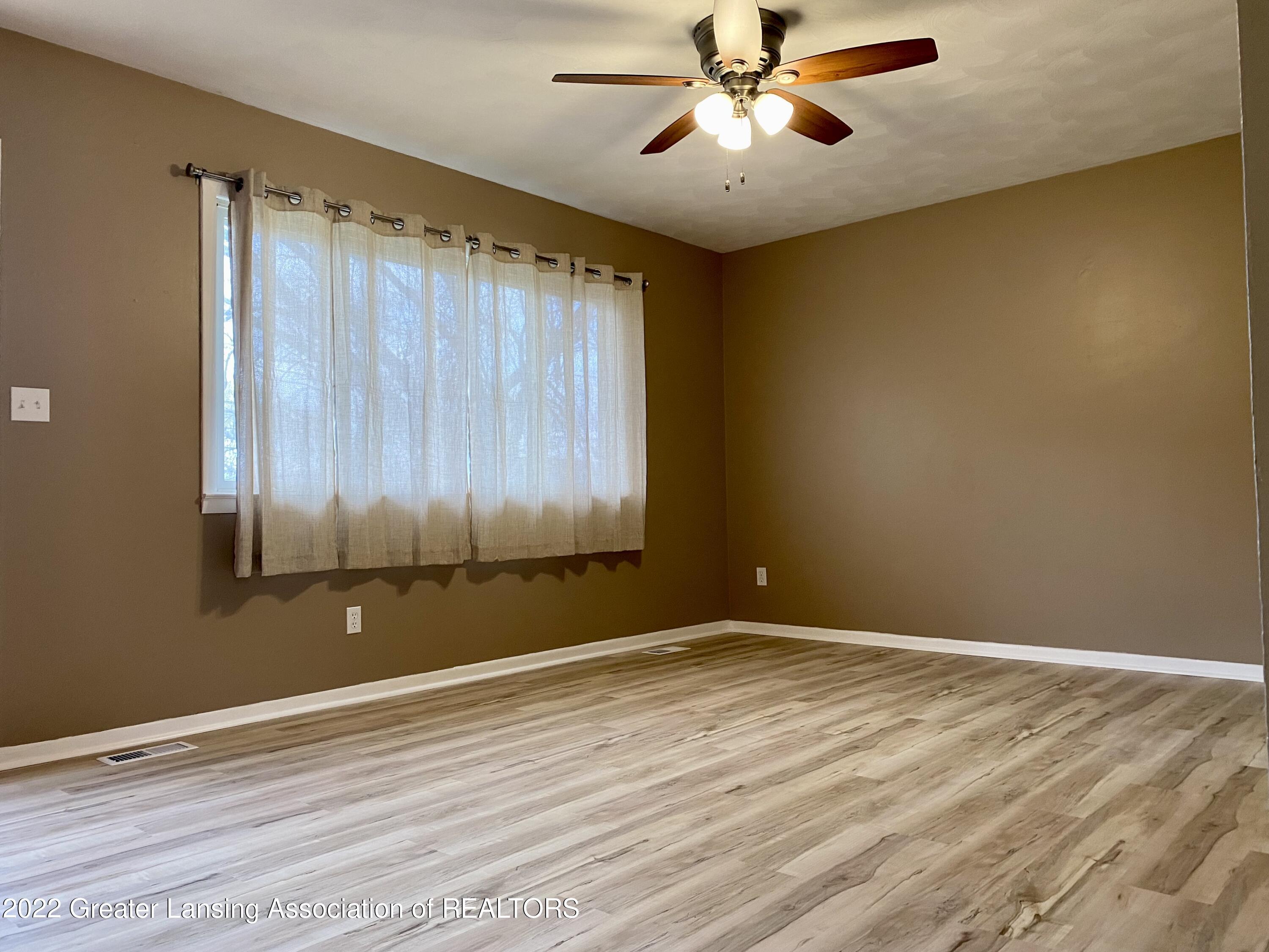 520 Renker Road Lansing, MI 48917 - Photo 2 of 22 IMG_9954