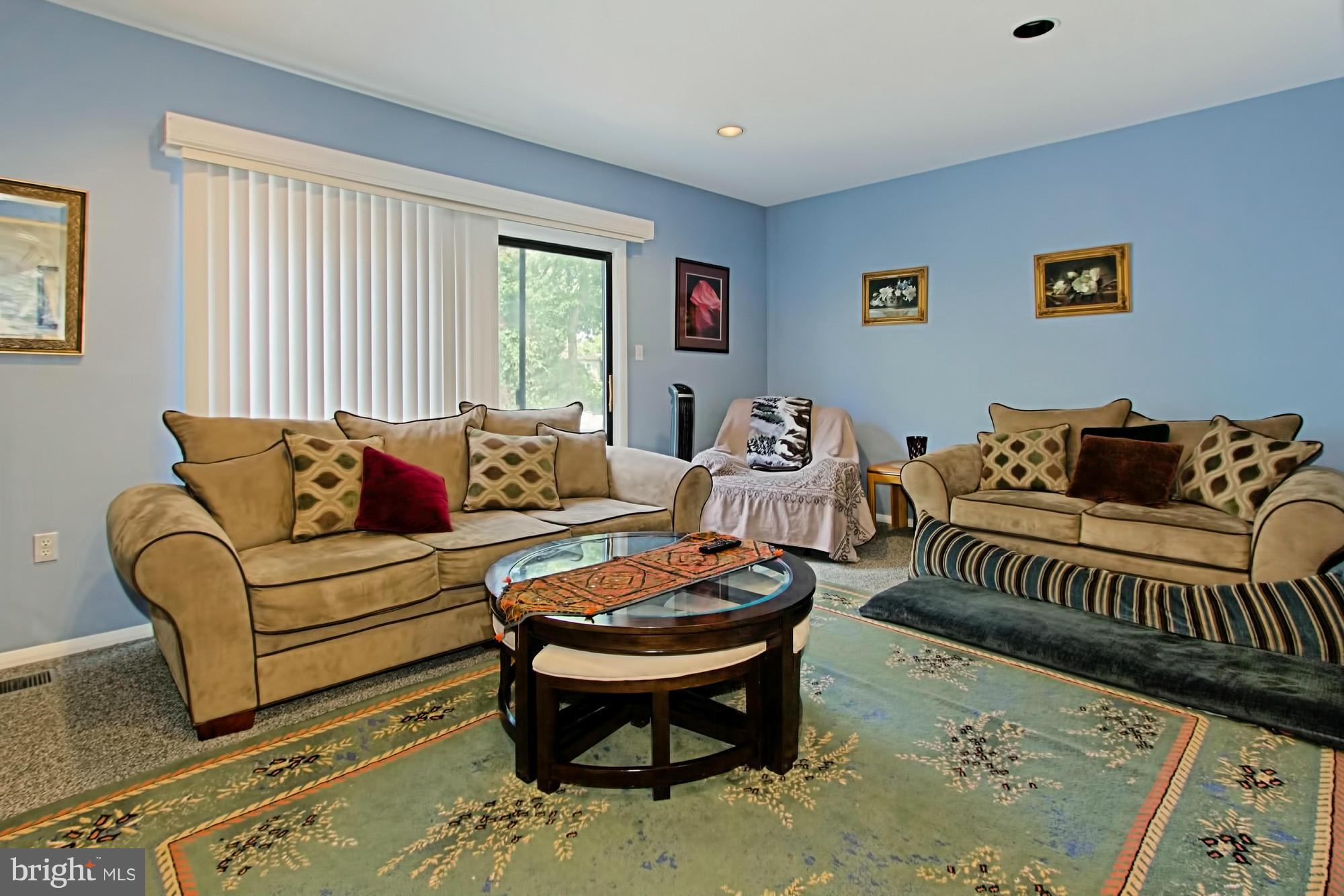 7003 Brocton Court Springfield, VA 22150 - Photo 7 of 26 Living Room
