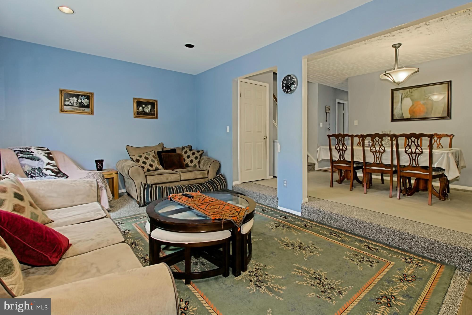 7003 Brocton Court Springfield, VA 22150 - Photo 10 of 26 Living Room